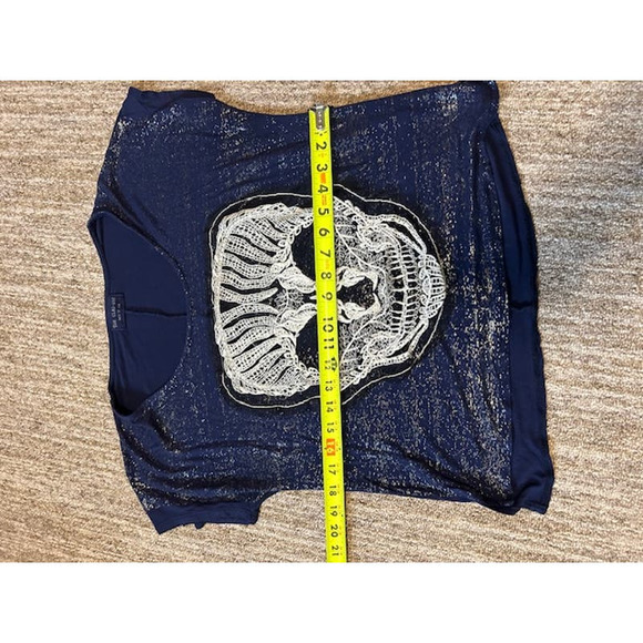 THE CLAS-SIC Embroidered Skull Soft Navy T-shirt Size L - Picture 4 of 7